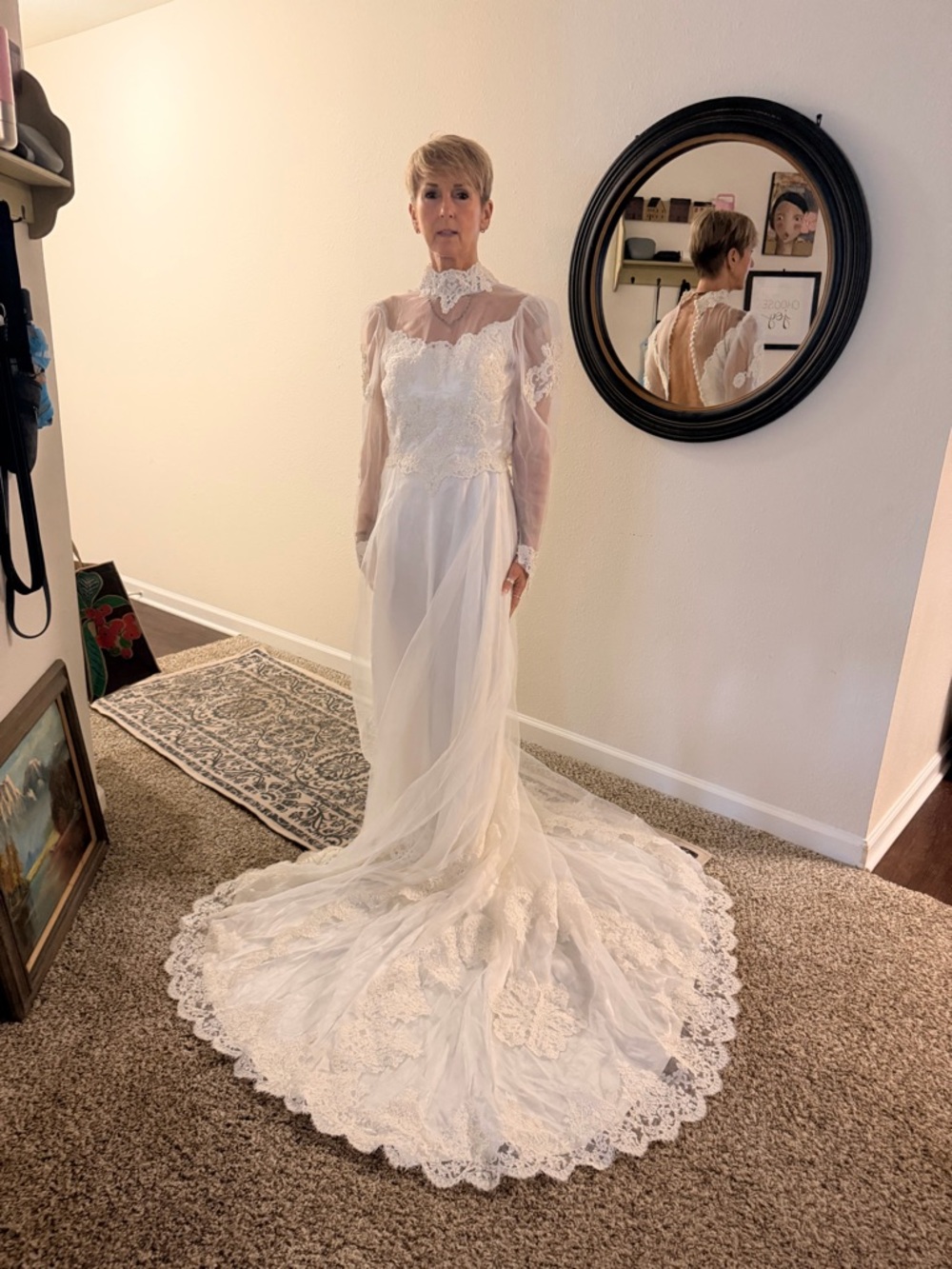 Vintage Lace Long Sleeve Bridal Gown in Ivory